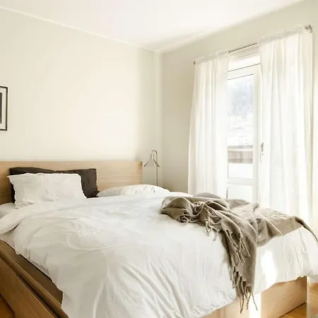Leilighet With Balcony And 3 Bedrooms! *